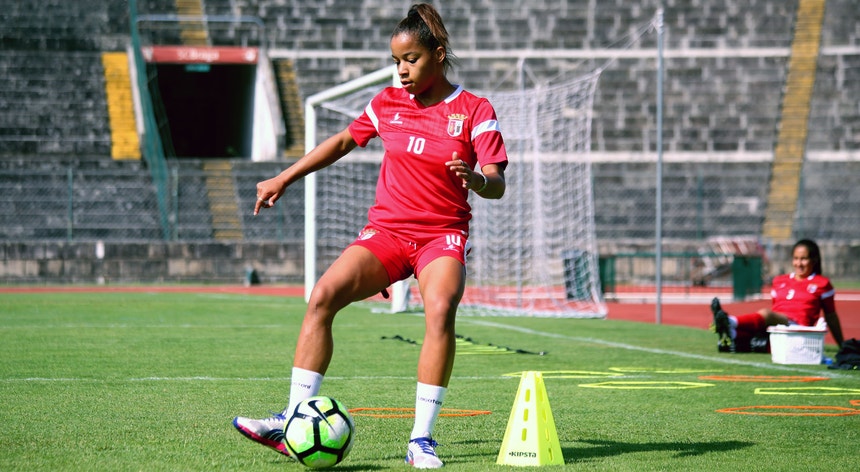 Jéssica Silva falhou o Euro de futebol feminino devido a lesão
