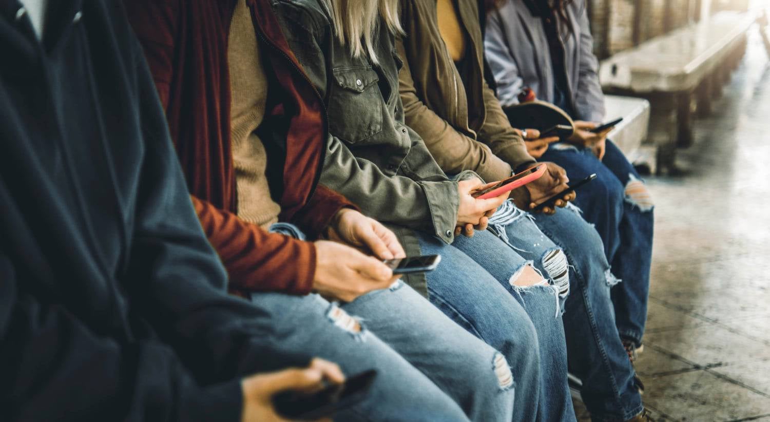 Estudo do ICAD. Jovens admitem passar demasiado tempo nas redes sociais