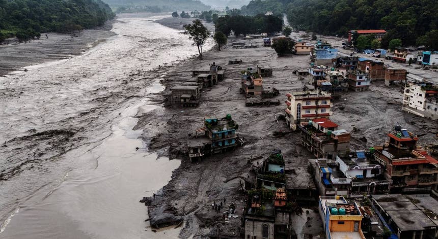 Imagem de Construção em massa coloca 300 mil pessoas em risco nos Himalaias