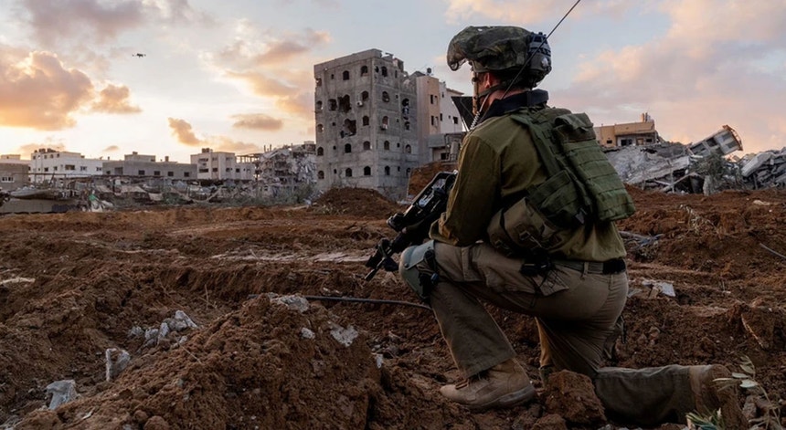 As brigadas Al-Qassam indicam que morreram já mais de 70 israelitas devido às operações militares de Israel em Gaza.
