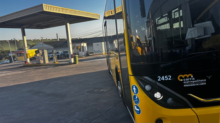 Carris Metropolitana reforça autocarros elétricos sem certezas sobre quando vêm os próximos