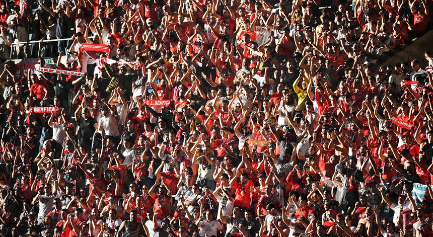 O TAD "libertou" o Benfica da ameaça de ter de jogar cinco jogos à porta fechada
