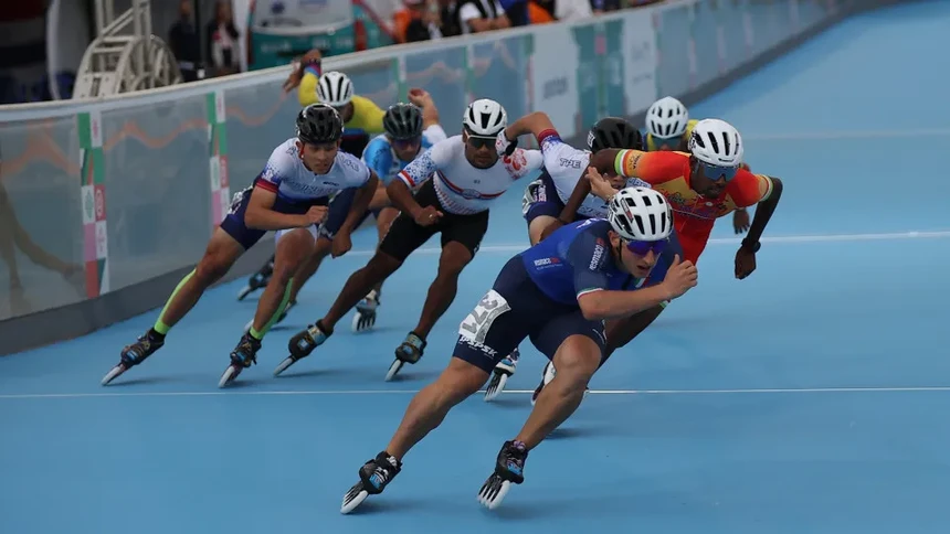 Imagem de Rafael Silva de bronze nos 1.000 metros sprint de juniores dos World Skate Games