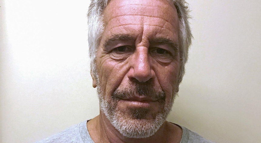 Jeffrey Epstein, fotografado pela divisão de Nova Iorque do Departamento de Serviços Criminais e Justiça, em julho de 2019

