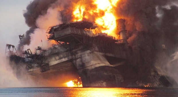 A BP demorou 87 dias a estancar a largada de grude nas águas do Golfo do México
