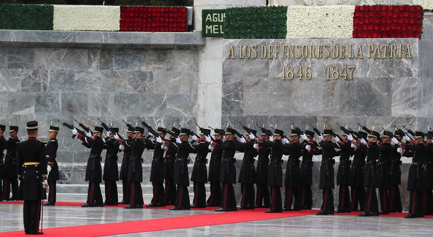 Na origem desta disputa estão as missivas enviadas por López Obrador ao rei Felipe de Espanha e ao papa Francisco há cinco anos
