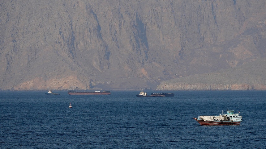 Imagem de EUA concluem novos ataques e insistem que Teerão não controla estreito de Ormuz