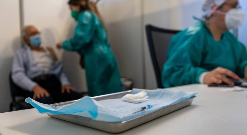 Imagem de Gripe está a chegar mais cedo e centro europeu de doenças pede para acelerer vacinação