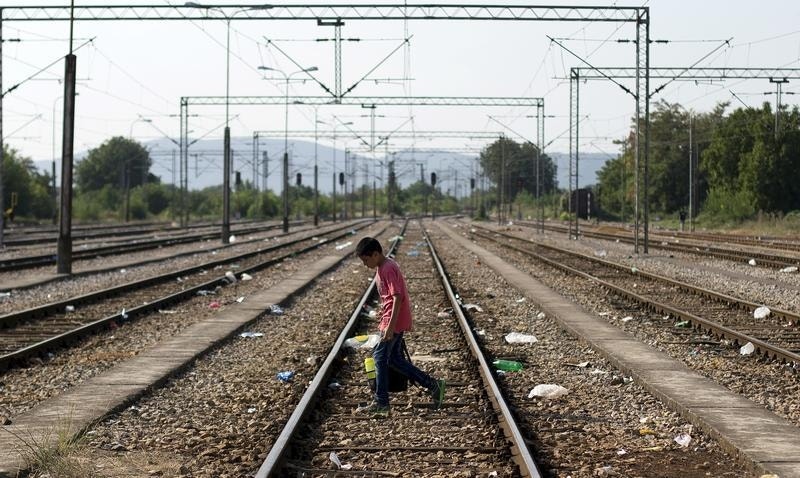 A Cruz Vermelha estima que mais de 30 mil refugiados tenham passado pela Macedónia para chegar ao ocidente europeu, só no último mês. 
