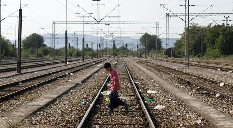 A Cruz Vermelha estima que mais de 30 mil refugiados tenham passado pela Macedónia para chegar ao ocidente europeu, só no último mês. 
