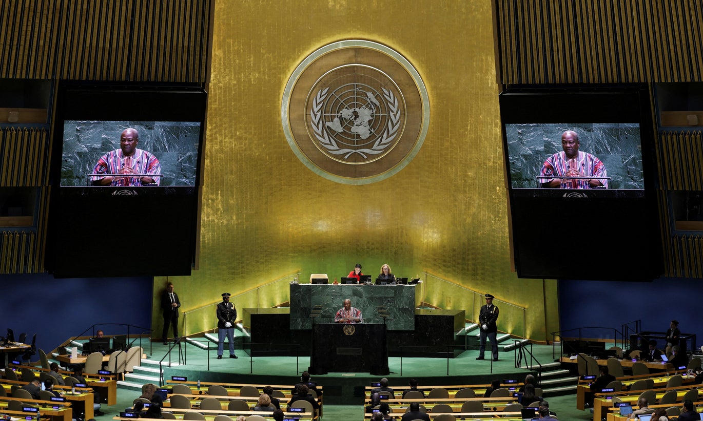 Diplomata argentina Virginia Gamba abandona corrida a secretária-geral da ONU