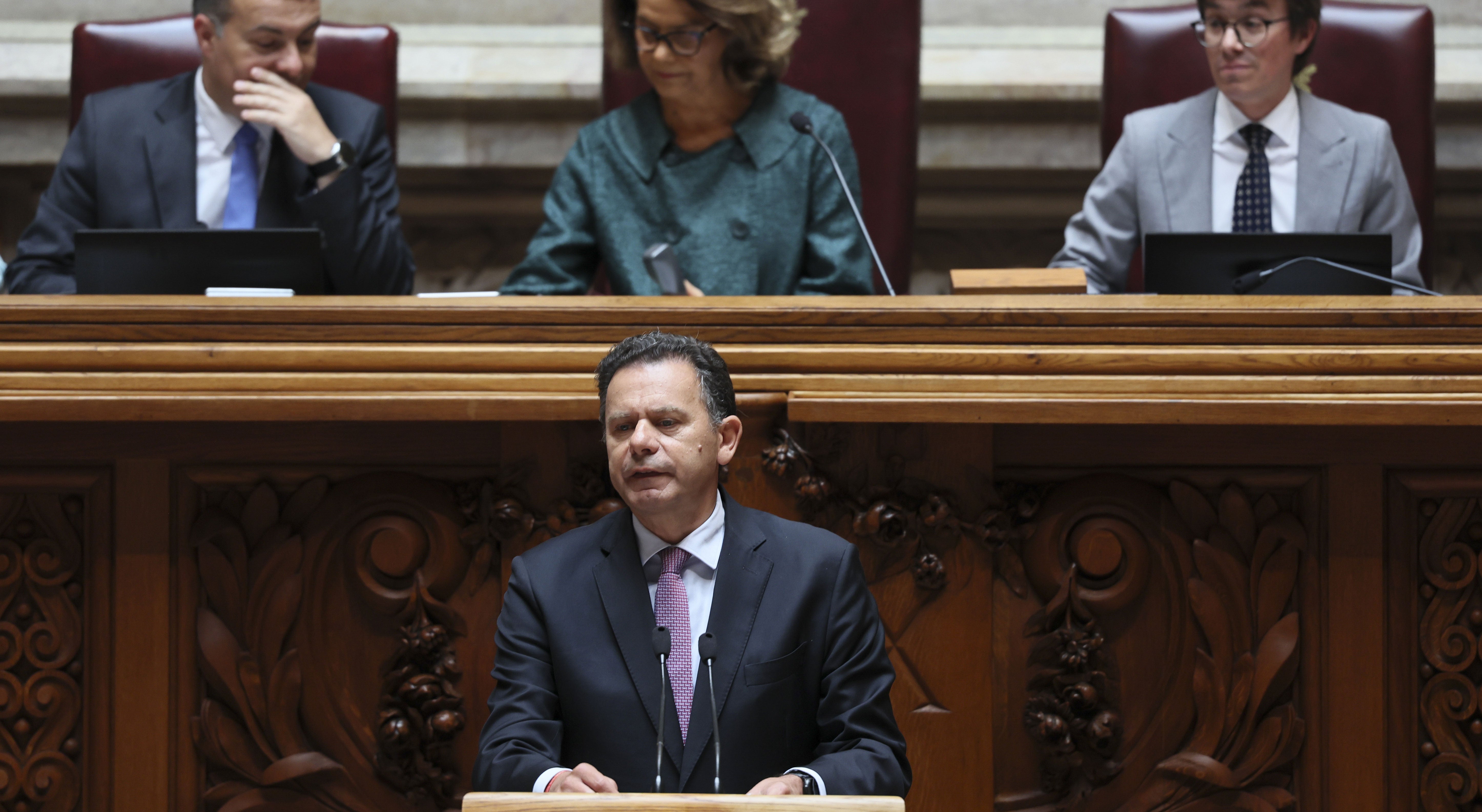 Montenegro defends labour reform in parliamentary debate