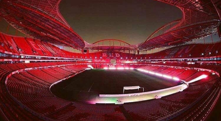 O cenário está pronto para receber o jogo Benfica-Tondela mas os espetadores ficam de fora
