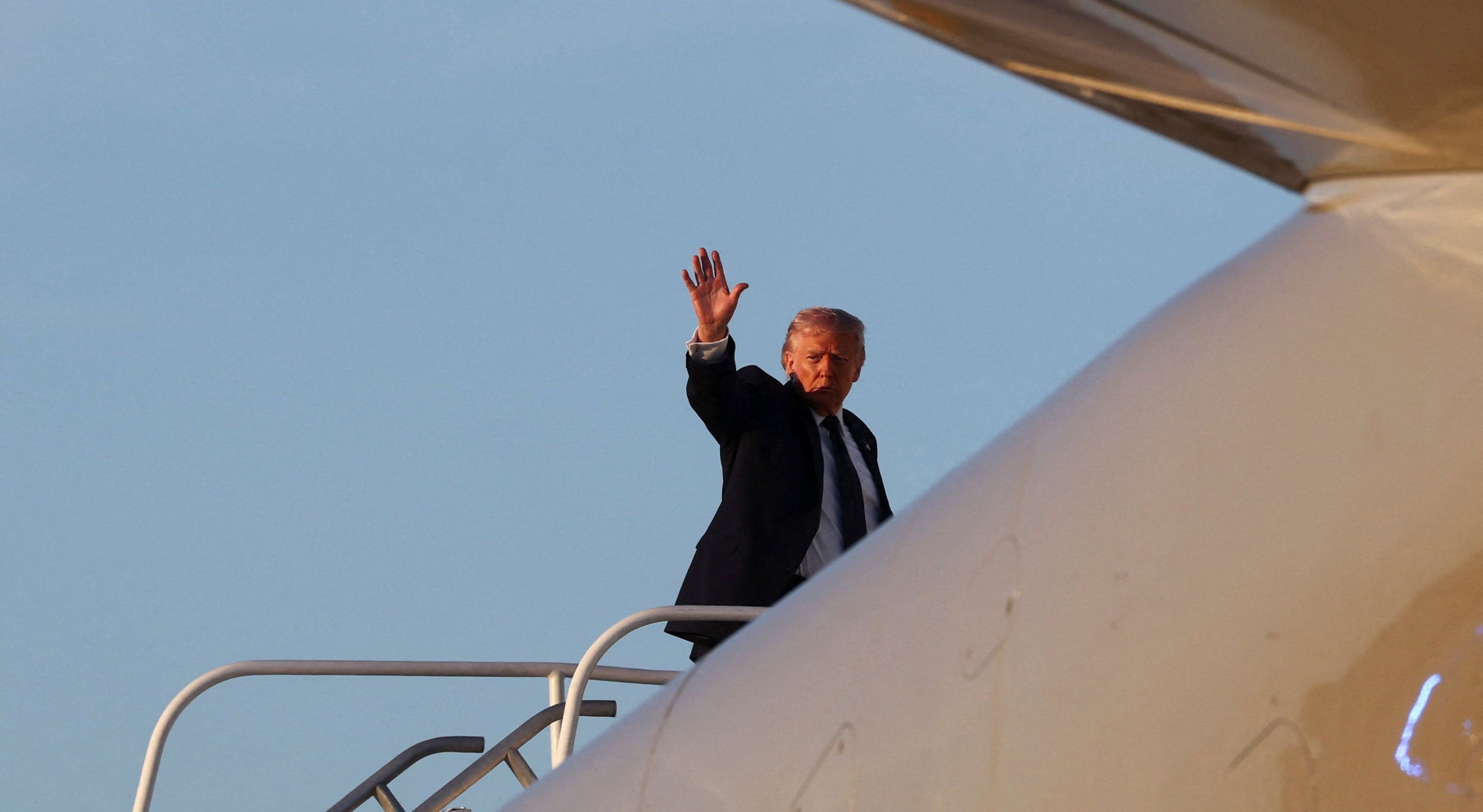 "Quando eu quiser que acabe, acaba". Trump garante que guerra no Irão vai terminar em breve