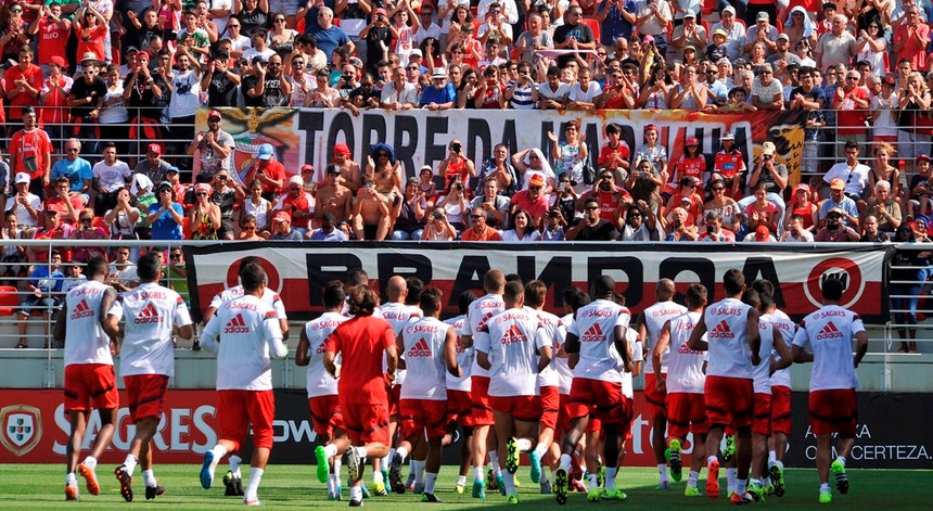 Benfica teve grande onda de apoio no primeiro treino aberto da época
