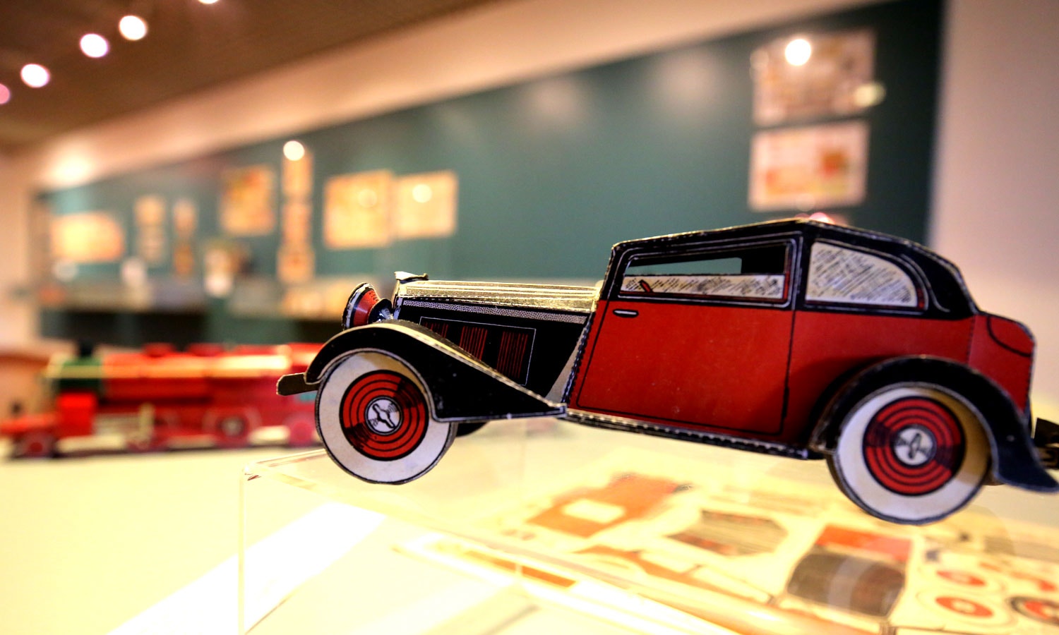  Na d&eacute;cada de 1950 a Ag&ecirc;ncia Portuguesa de Revistas reorientou a no&ccedil;&atilde;o de separata na Plateia, com fotografias de artistas a cores, e em O Mundo de Aventuras com fotografias de desportistas, equipas de futebol, estadistas e cromos colecion&aacute;veis. 