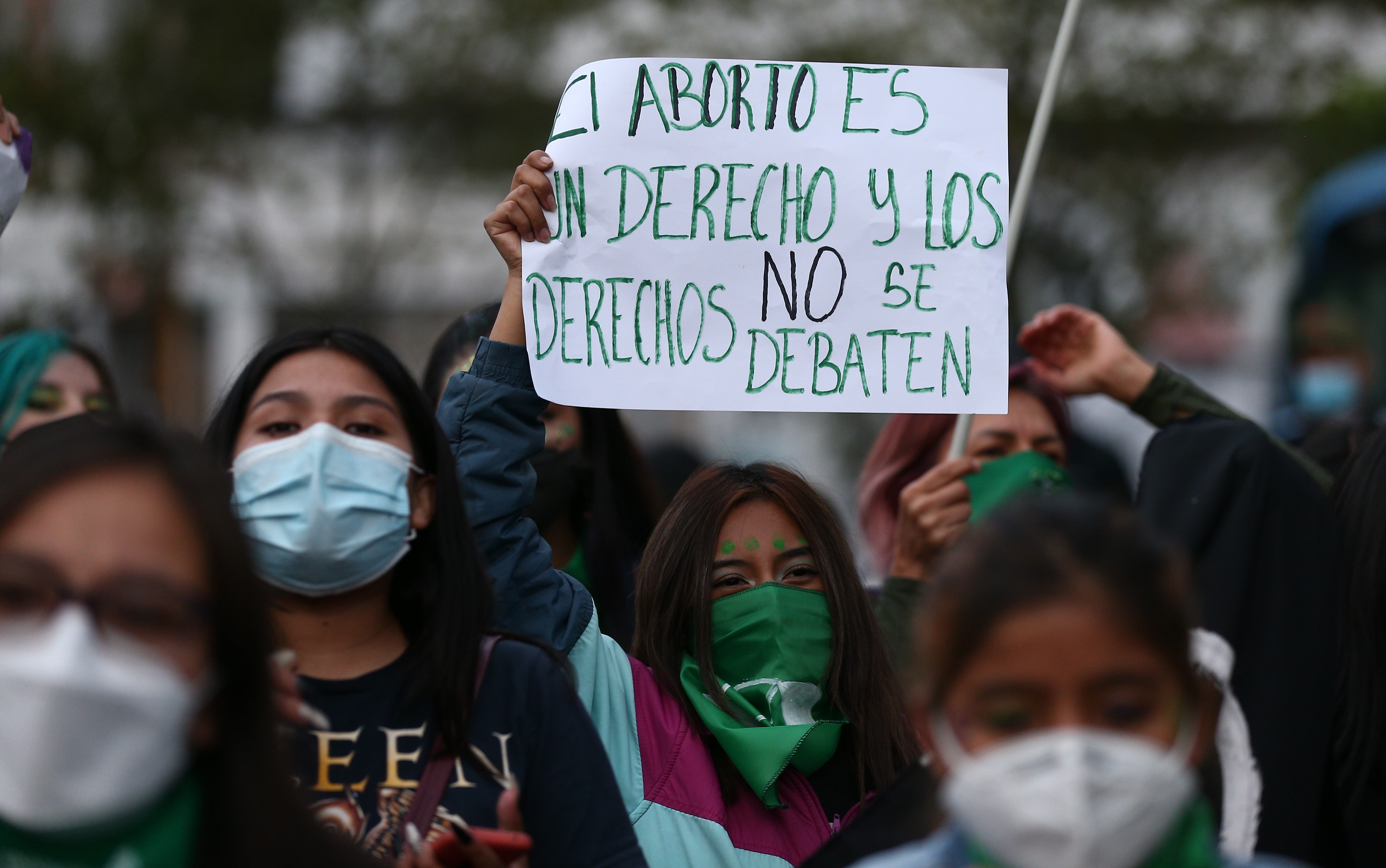Mulheres latino-americanas manifestam-se a favor da descriminalização do aborto - Vimarsana News