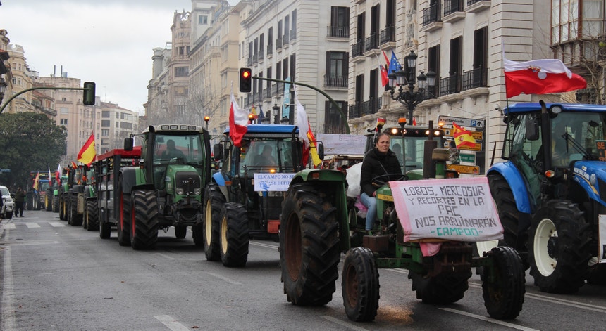Mercosul. Milhares de agricultores irlandeses e espanhóis protestam contra acordo