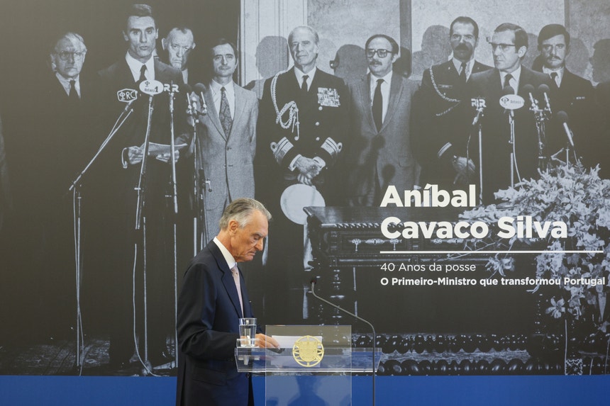 Imagem de 40 anos tomada de posse. Cavaco Silva alerta que erros de um Governo 