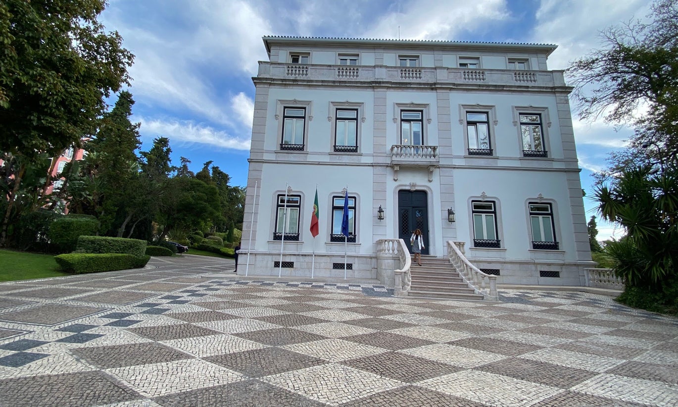 Governo insiste no alargamento do prazo dos contratos e mexe nos serviços mínimos