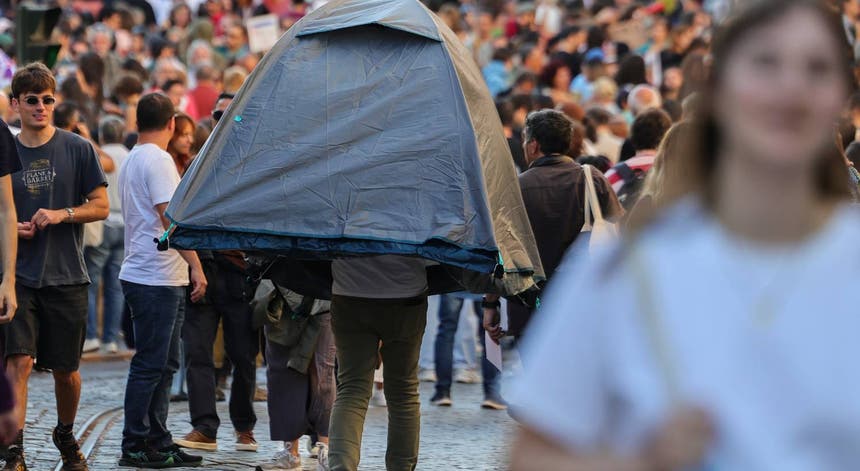 Imagem de Manifestantes pela habitação voltam a sair às ruas