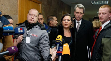 Em resposta aos jornalistas Victoria Nuland destacou a qualidade audio muio boa" da gravação da sua conversa "privada" como o embaixador dos EUA em Kiev, durante a qual desprezou a UE Em resposta aos jornalistas Victoria Nuland destacou a qualidade audio muio boa" da gravação da sua conversa "privada" como o embaixador dos EUA em Kiev, durante a qual desprezou a UE