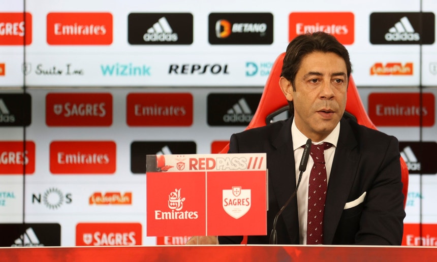 Rui Costa reconheceu o mau momento da equipa mas evidenciou os erros de arbitragem que prejudicado o Benfica
