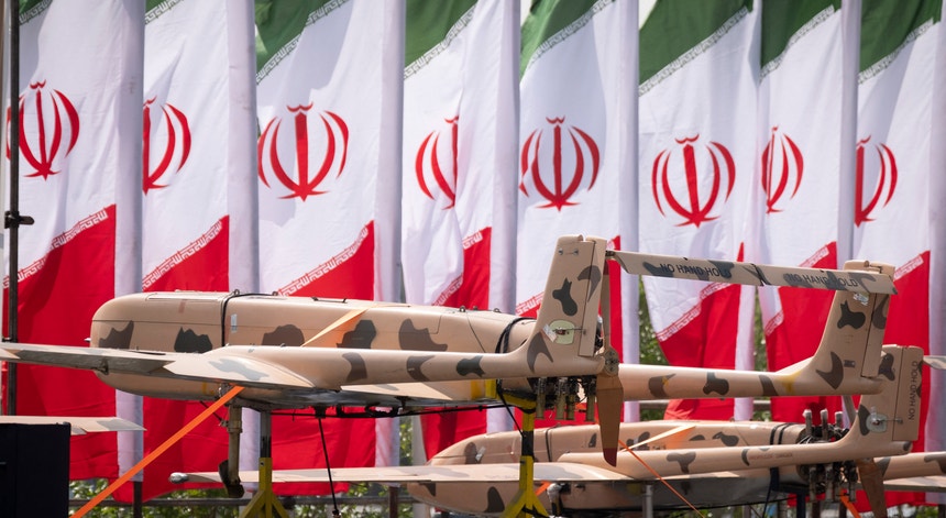 Território iraniano atacado por drones. Israel não confirma