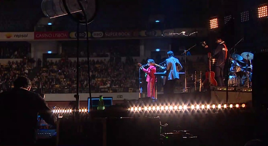 Imagem Ilustrativa: Capitão Fausto encheram o Meo Arena