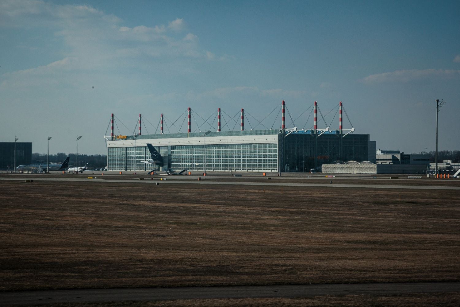 Avistamento de drone. Aeroporto de Munique suspendeu voos temporariamente