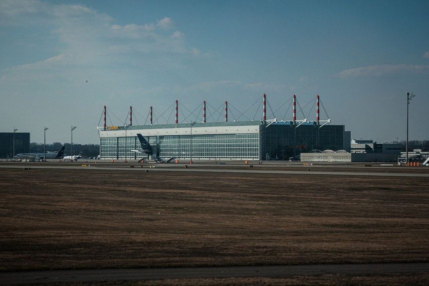 Avistamento de drone. Aeroporto de Munique suspendeu voos temporariamente