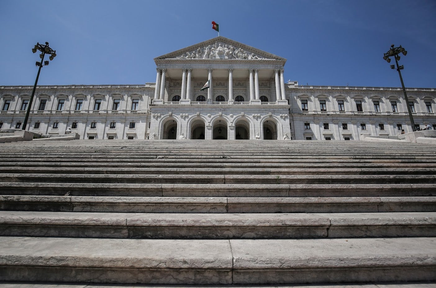 Revisão constitucional? Despedimento sem justa causa e limitações à greve são linhas vermelhas