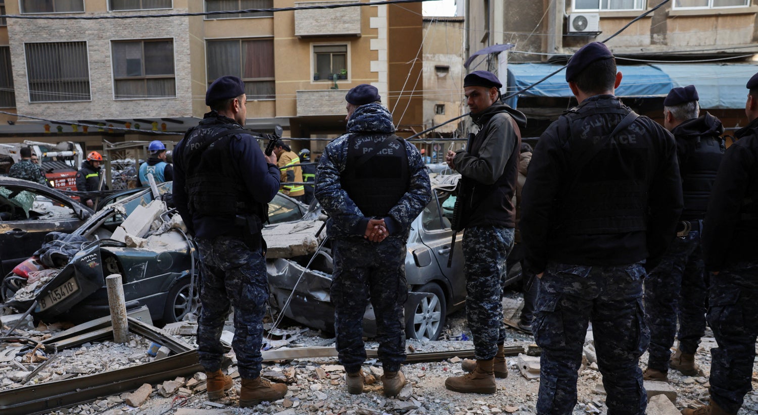 Novo líder supremo "são e salvo". Irão lança nova vaga de ataques e Israel bombardeia Líbano