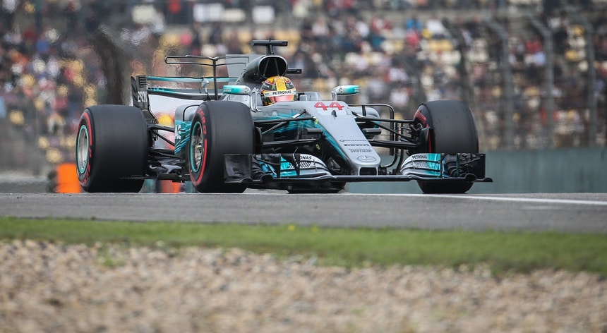 Hamilton, 6ª pole consecutiva e 6ª em Shanghai 
