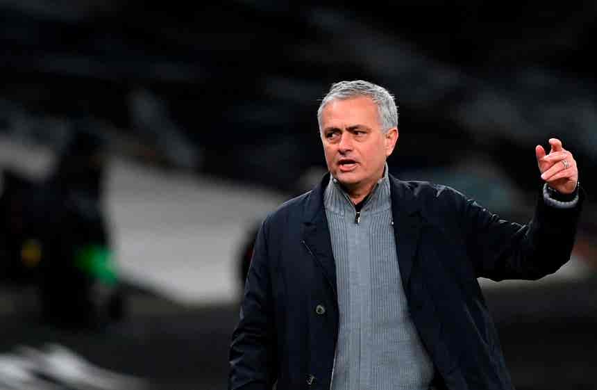 Jos Mourinho confirmado como treinador do Fenerbahe
