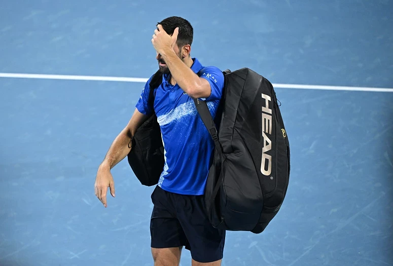 Imagem relacionada com a notícia: Djokovic começa a época a perder
