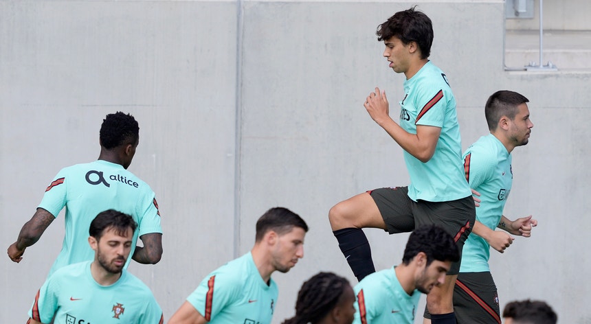 A seleção portuguesa já prepara o jogo com os franceses
