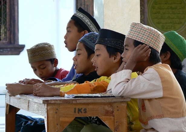  4&ordm; A Indon&eacute;sia tem 245.613.043 habitantes e 51 por cento vivem com menos de dois d&oacute;lares por dia. Apenas seis por cento da popula&ccedil;&atilde;o tem mais de 65 anos. 