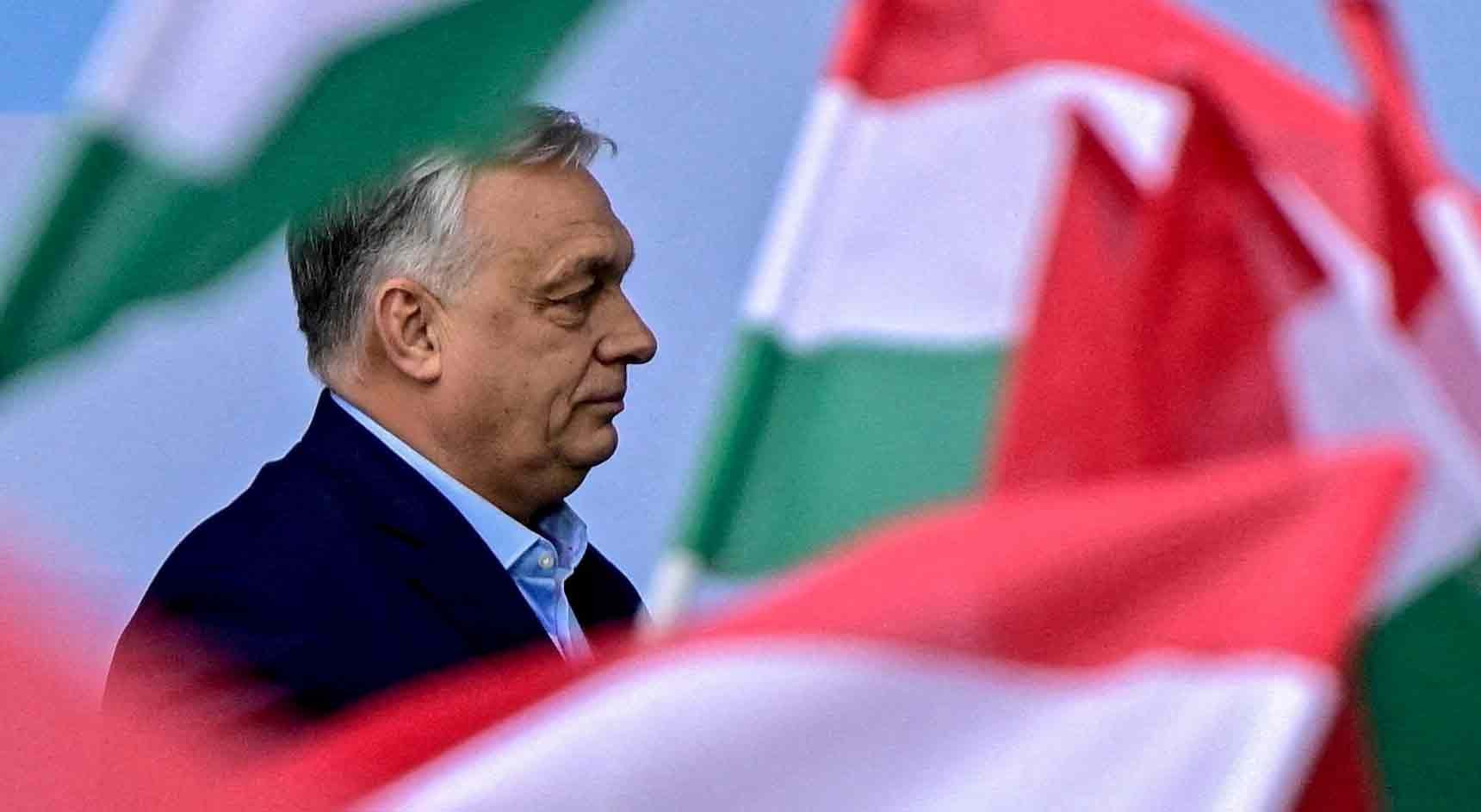 Orbán acusa opositores de conspirarem para o desalojar do poder