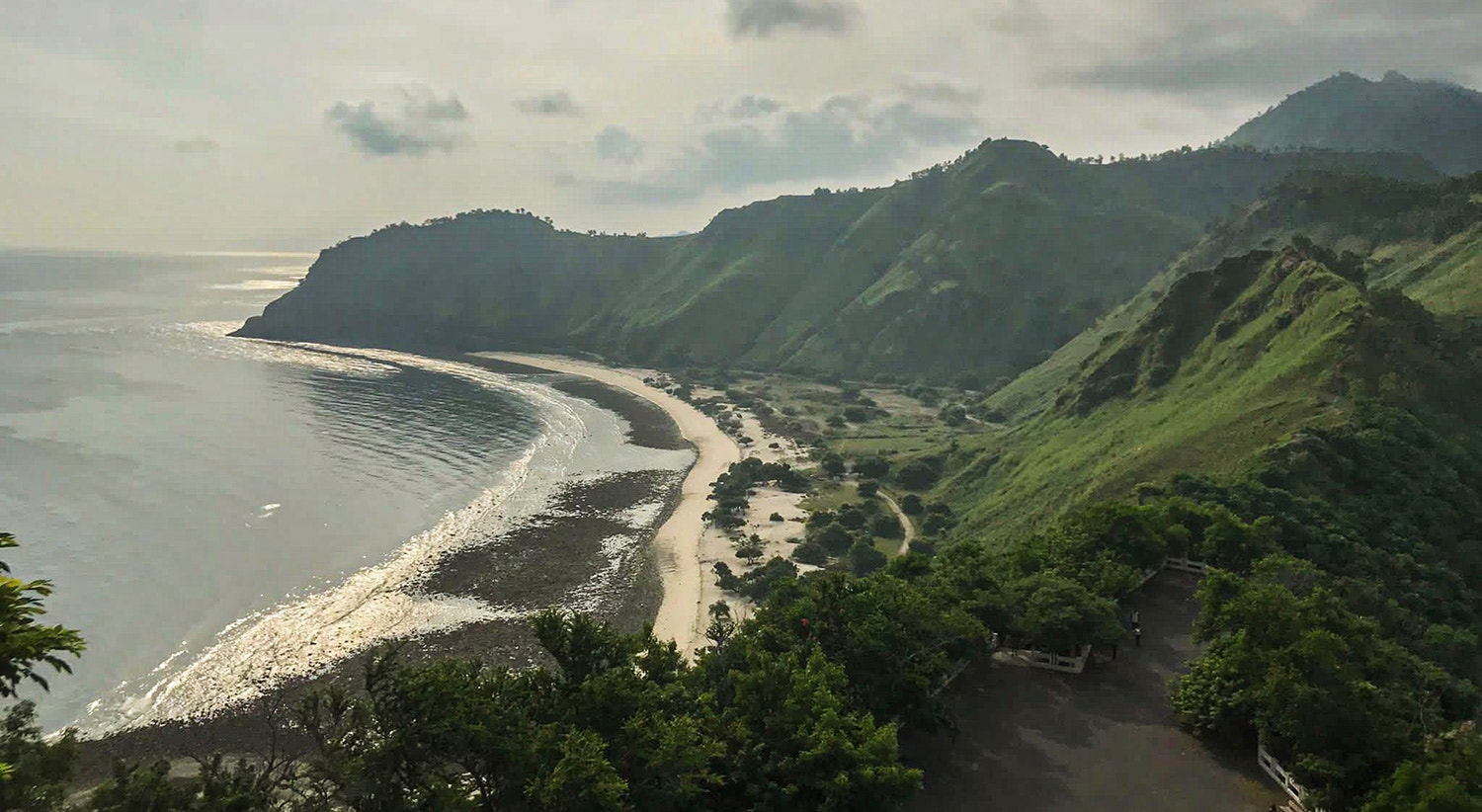  As viagens para o Cristo Rei eram passadas a comer tangerinas e a beber &aacute;gua de coco. 