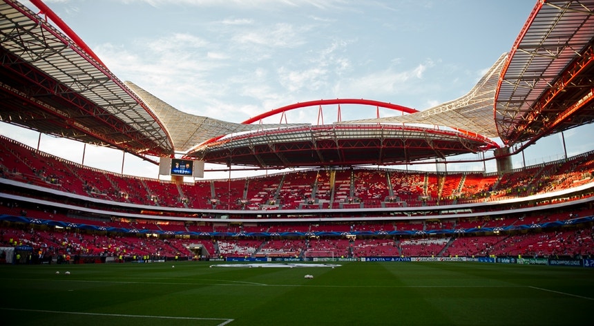 O tribunal decidiu libertar o Benfica de uma pena que obrigava a equipa encarnada a jogar à porta fechada
