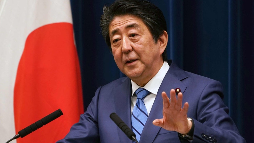 O primeiro-ministro do Japão, Shinzo Abe, procura convencer o COI a adiar os Jogos
