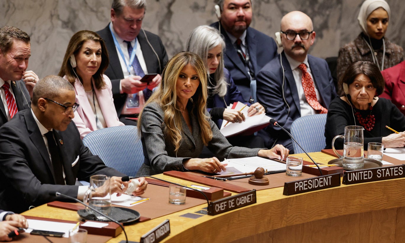 Melania Trump defende "paz através da educação" em discurso inédito na ONU