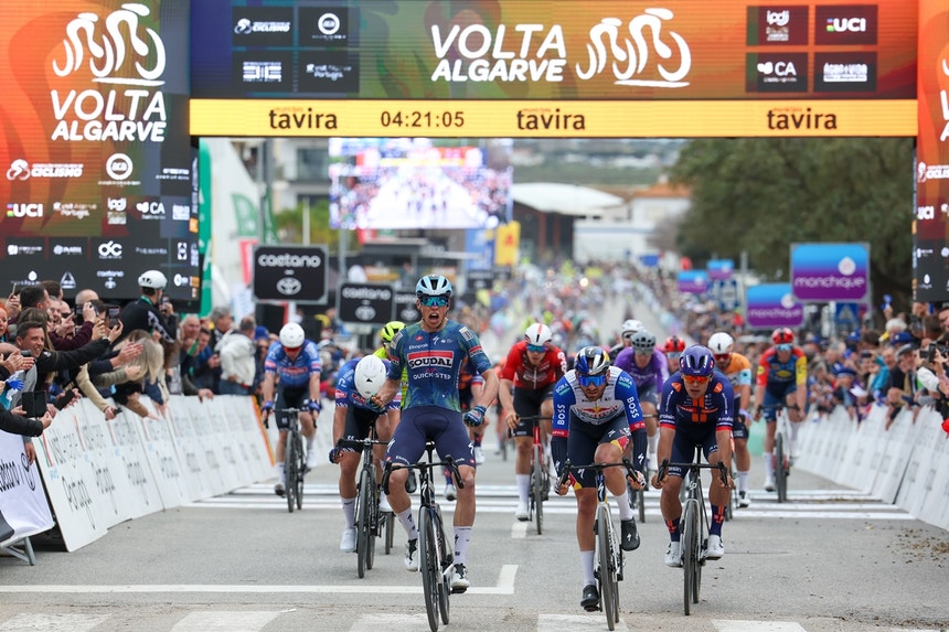 Imagem de Paul Seixas vence segunda etapa e Juan Ayuso é o novo líder