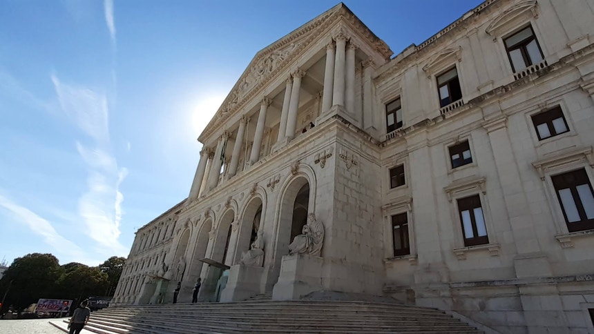 Imagem de Portugal é o país da UE que mais caiu nos índices de qualidade da democracia