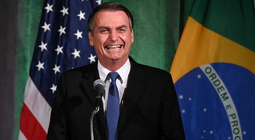 Bolsonaro de visita aos Estados Unidos da América tem um encontro marcado para esta terça-feira com o Presidente norte-americano
