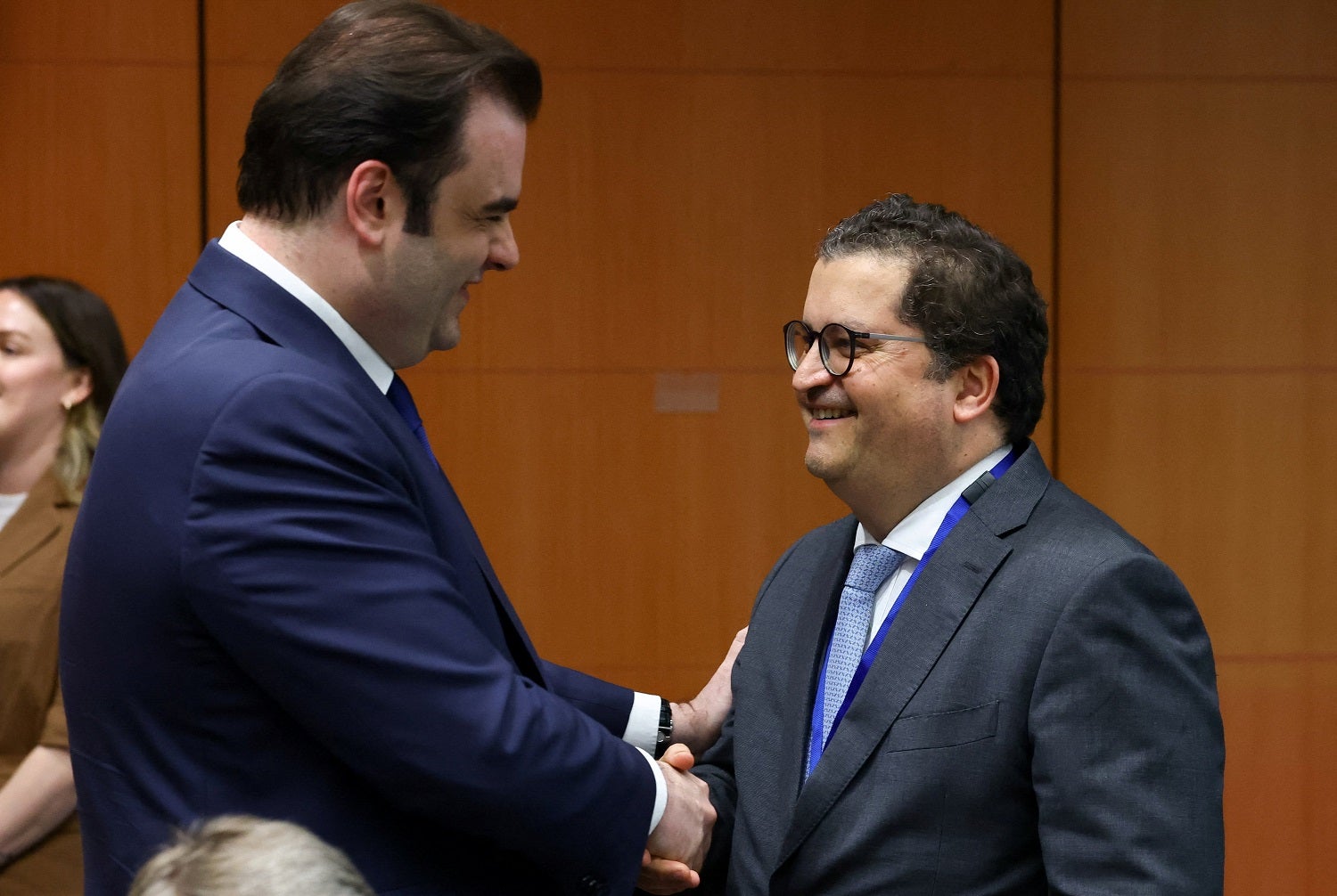 Miranda Sarmento diz que vai aplicar taxas sobre lucros extraordinários de energéticas