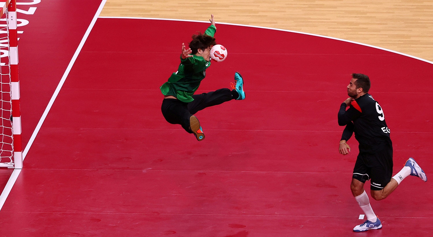  Fase de grupos de andebol entre o Jap&atilde;o e Egito. | Foto: Susana Vera - Reuters 