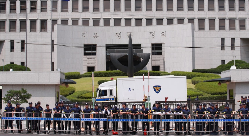 Tribunal sul-coreano condena empresas japonesas por trabalho forçado