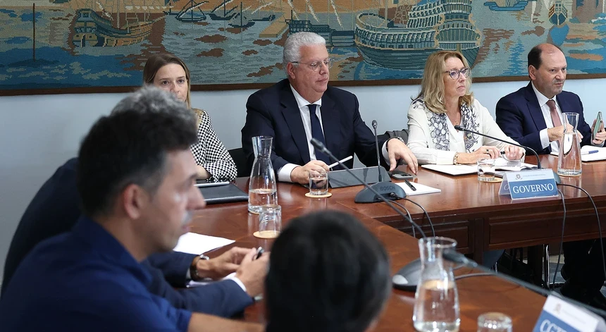 Governo reúne-se esta segunda-feira com UGT e patrões sobre alterações à lei laboral